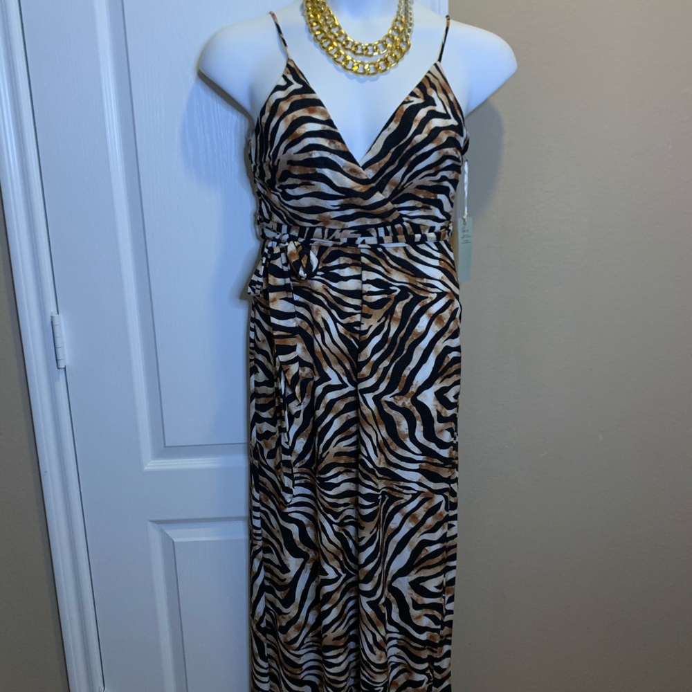 NWT Leopard Jumpsuit Size Large - Picture 5 of 8